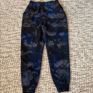 Lululemon joggers limited LA edition